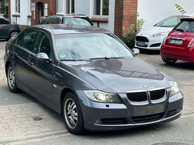 zakupione-samochody-bmw-320i